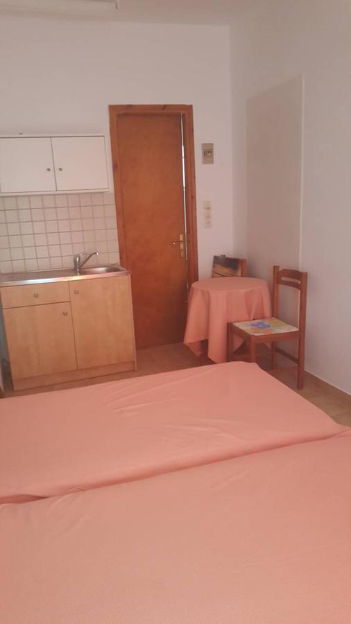 Esperides Apartment Баци Екстериор снимка